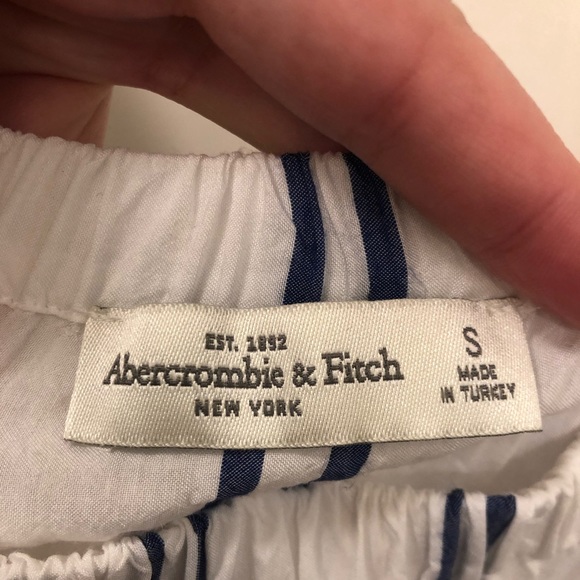 Abercrombie & Firch off-shoulder top - Picture 7 of 7